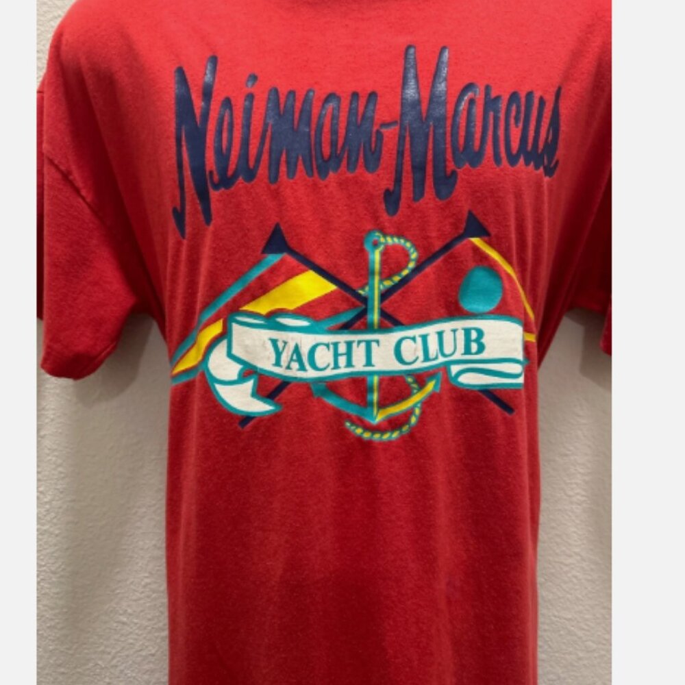 Neiman Marcus Holiday Tee YACHT CLUB RED WITH BLUE SCRIPT XL - Picture 2 of 2